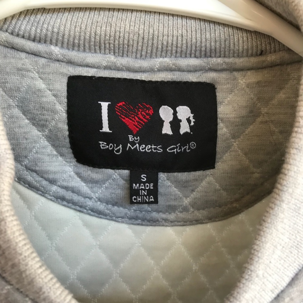 Small Jacket - Picture 2 of 6